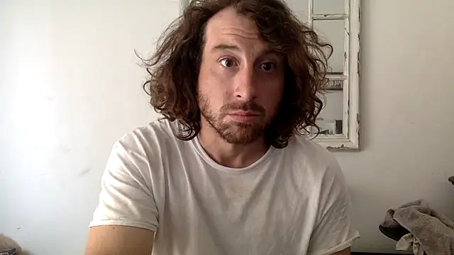 Snapshot of sirchubster chatting on May 21, 2026, 2:35 pm sirchubster online show from May 21, 2026, 2:35 pm