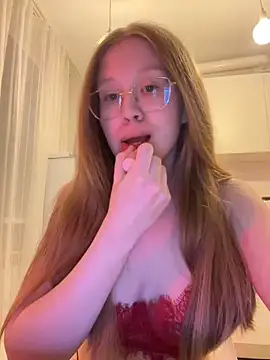 Snapshot of Eva_Weyne chatting on March 2, 2025, 6:51 pm Eva Weyne online show from March 2, 2025, 6:51 pm