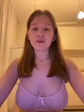 Eva Weyne online show from April 13, 2026, 8:25 pm