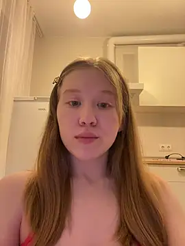 Eva Weyne online show from April 24, 2026, 8:11 pm