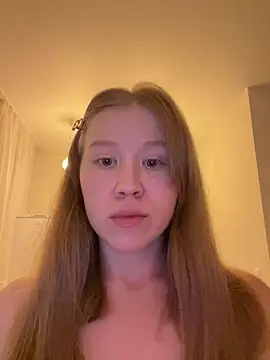 Snapshot of Eva_Weyne chatting on May 7, 2026, 9:31 pm Eva Weyne online show from May 7, 2026, 9:31 pm