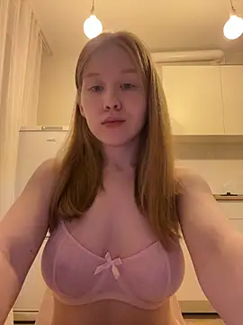 Snapshot of Eva_Weyne chatting on May 31, 2026, 9:38 pm Eva Weyne online show from May 31, 2026, 9:38 pm
