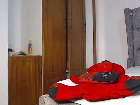 chococreamie online show from March 3, 2025, 9:15 pm