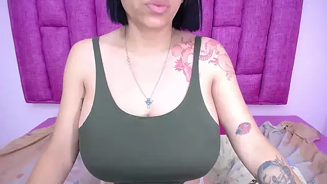 LindaKardi online show from September 16, 2025, 12:28 pm