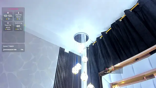 SarayRoyse online show from November 18, 2025, 7:40 pm