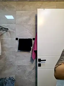 Snapshot of Esmertarcinim chatting on January 8, 2025, 3:39 pm Esmertarcinim online show from January 8, 2025, 3:39 pm