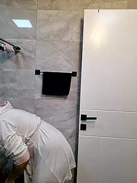 Snapshot of Esmertarcinim chatting on February 7, 2025, 11:45 am Esmertarcinim online show from February 7, 2025, 11:45 am