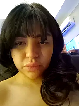 Snapshot of Esmertarcinim chatting on February 23, 2025, 3:51 pm Esmertarcinim online show from February 23, 2025, 3:51 pm