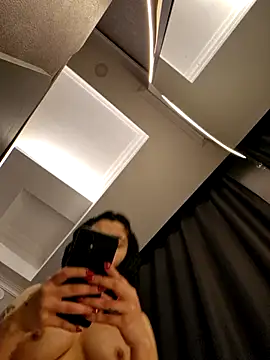 Snapshot of Esmertarcinim chatting on February 25, 2025, 12:55 pm Esmertarcinim online show from February 25, 2025, 12:55 pm