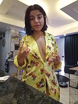 Snapshot of Esmertarcinim chatting on November 11, 2025, 11:21 am Esmertarcinim online show from November 11, 2025, 11:21 am