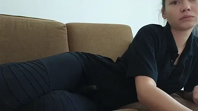 Mr-and-Mrs-Smith online show from December 22, 2025, 10:23 am