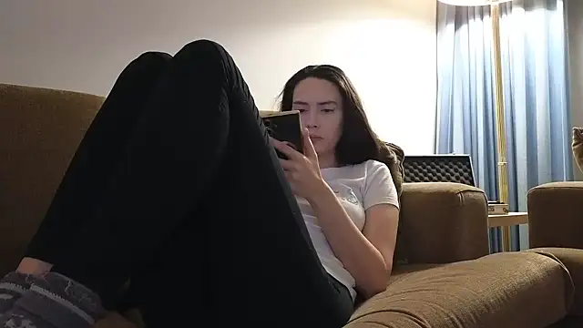 Mr-and-Mrs-Smith online show from January 8, 2026, 5:04 pm