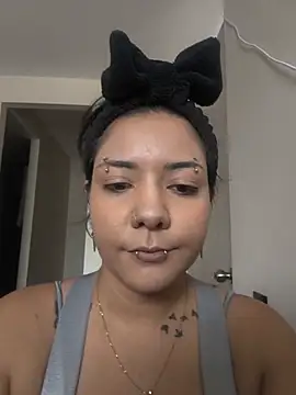 Evelynn online show from July 27, 2026, 4:03 pm