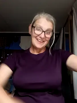 irinamaux online show from September 9, 2025, 2:55 am