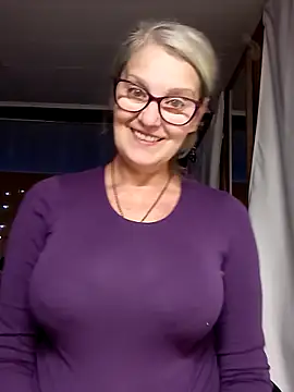 irinamaux online show from September 25, 2025, 5:00 am