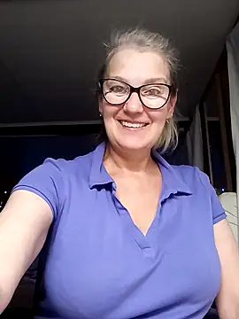 irinamaux online show from October 22, 2025, 4:57 am