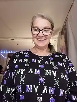 irinamaux online show from December 3, 2025, 7:16 am