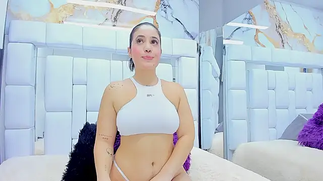 emily madrid online show from January 31, 2025, 5:19 am