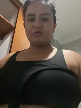 sweett katty  online show from February 28, 2025, 2:42 am