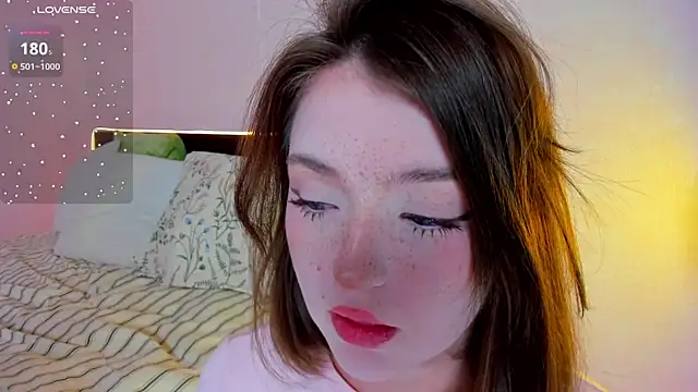 lexxxxxxi online show from April 19, 2026, 6:43 pm