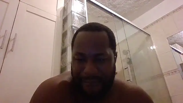 Bighood T online show from May 21, 2026, 2:29 am