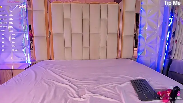 Snapshot of nicole_cooper__ chatting on November 11, 2025, 7:36 pm nicole cooper online show from November 11, 2025, 7:36 pm