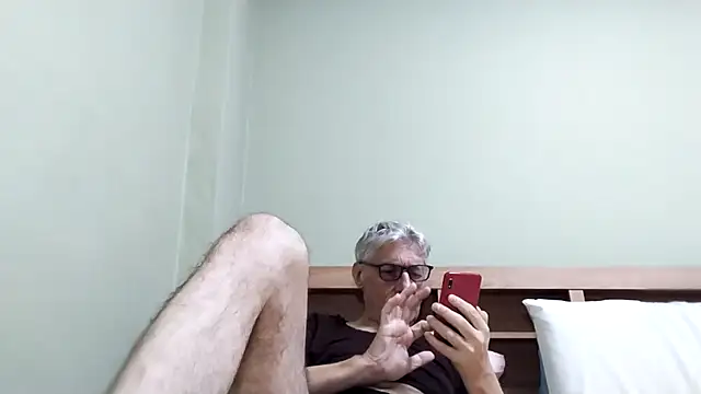 BIGUNCUTHARDCOCK online show from January 13, 2026, 3:01 am