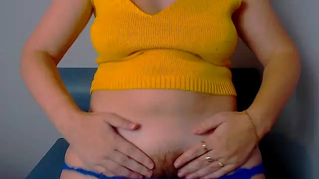 Snapshot of Longhairgirl chatting on January 4, 2025, 1:42 pm Longhairgirl online show from January 4, 2025, 1:42 pm