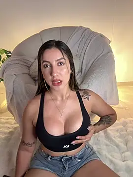 Snapshot of Sarapalmer1 chatting on February 17, 2025, 11:20 pm Sarapalmer1 online show from February 17, 2025, 11:20 pm