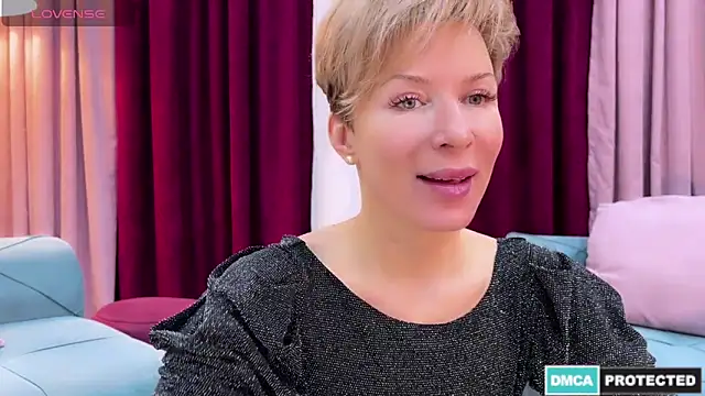 UrGoddessJenny online show from January 2, 2025, 3:19 pm