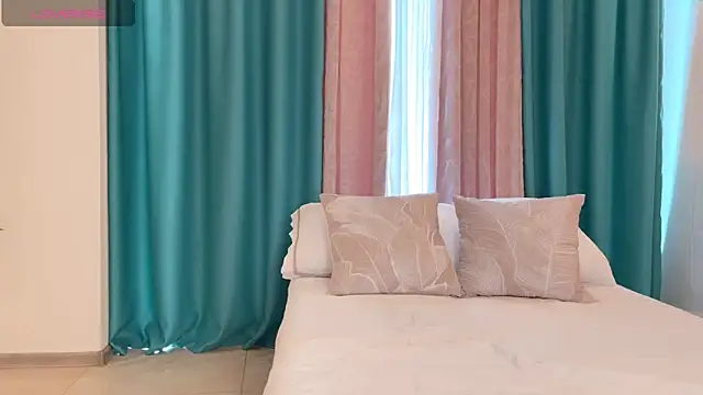 Snapshot of UrGoddessJenny chatting on June 12, 2026, 12:26 pm UrGoddessJenny online show from June 12, 2026, 12:26 pm