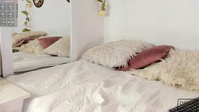 Snapshot of RossemaryRain chatting on January 31, 2025, 1:54 am RossemaryRain online show from January 31, 2025, 1:54 am