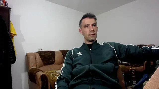 I like older menn online show from March 25, 2026, 6:19 am