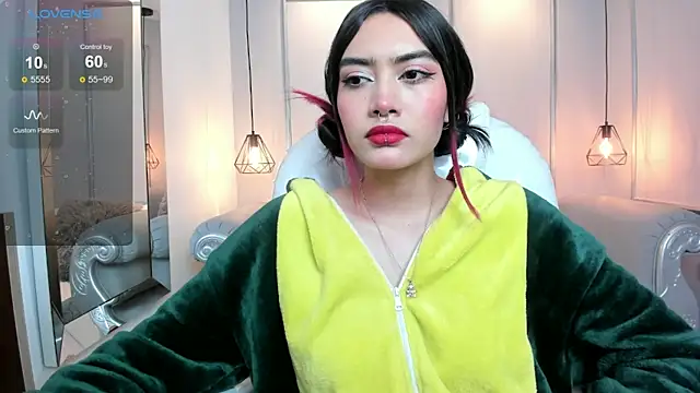 AzuraKindong online show from February 10, 2025, 7:28 pm