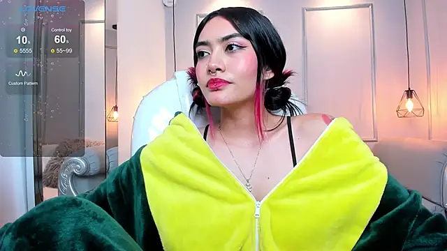 AzuraKindong online show from February 11, 2025, 1:31 am