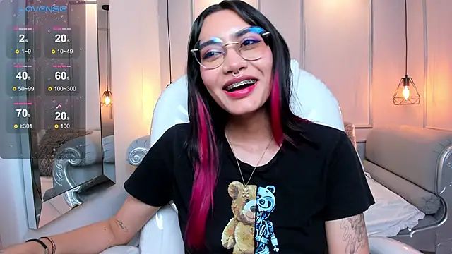 AzuraKindong online show from February 14, 2025, 1:13 am