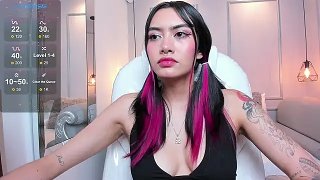 AzuraKindong online show from February 20, 2025, 10:26 pm