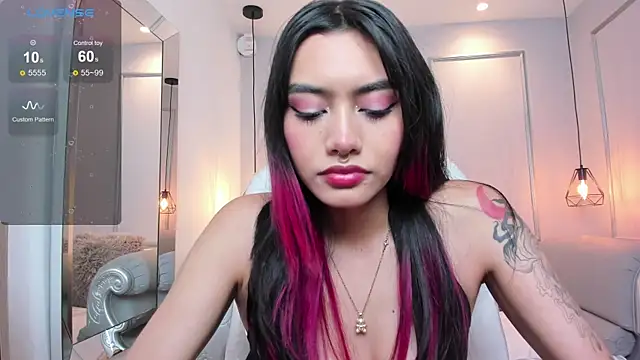 AzuraKindong online show from February 25, 2025, 7:14 pm