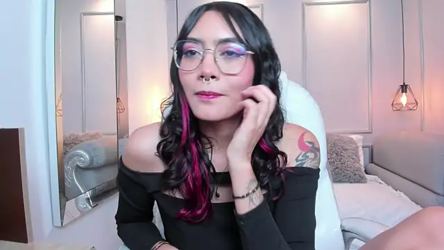 AzuraKindong online show from March 21, 2025, 10:28 pm