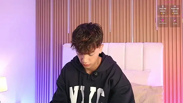 Tomy Rox online show from April 4, 2026, 7:44 pm