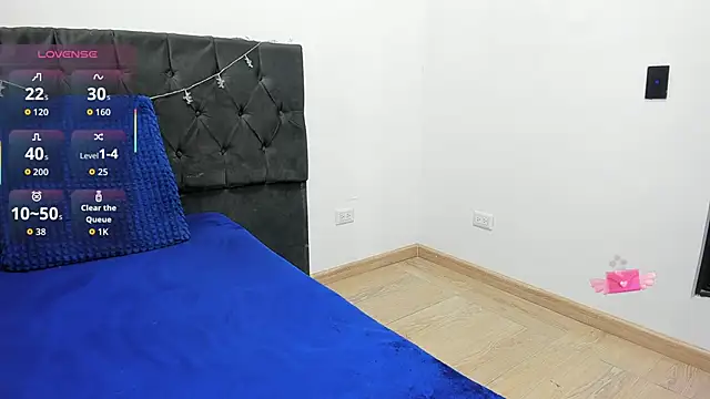 bonnyy26 online show from December 16, 2025, 9:14 am