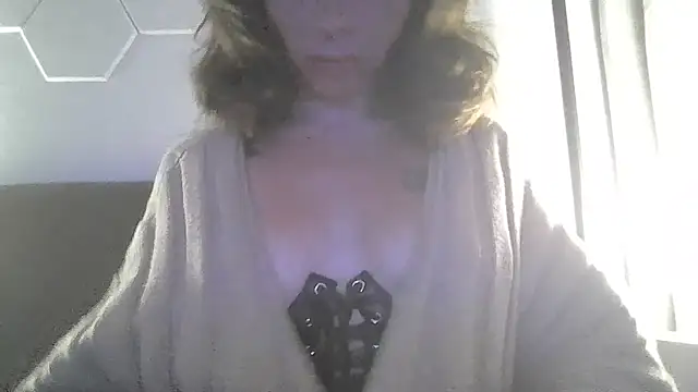 Snapshot of greedybratt chatting on July 7, 2026, 3:53 am greedybratt online show from July 7, 2026, 3:53 am