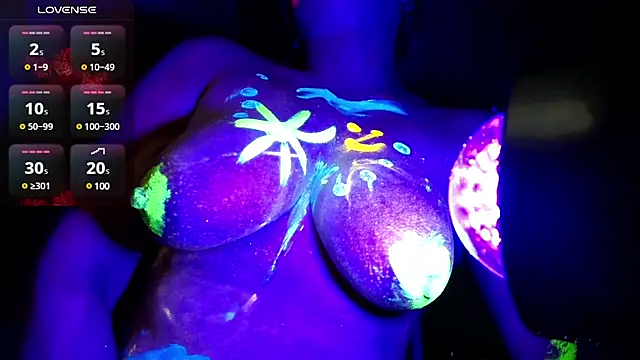 BlondeBrilliant7 online show from January 11, 2025, 6:14 am