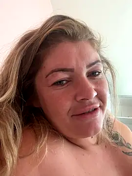 Snapshot of GabyHofstede chatting on October 6, 2025, 10:12 am GabyHofstede online show from October 6, 2025, 10:12 am