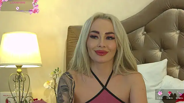 FrancescaMcGray online show from December 17, 2024, 4:00 pm