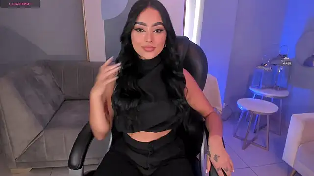 sarawinstone online show from January 25, 2025, 7:39 pm