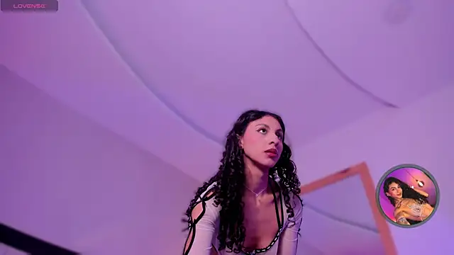 MiissCharlotte online show from October 9, 2025, 6:33 am