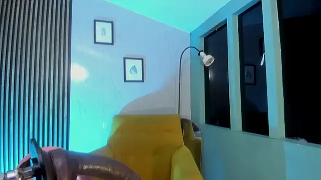 Red lady online show from February 20, 2026, 3:47 am