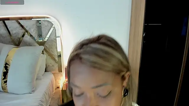 Jadee j online show from September 15, 2025, 8:53 pm