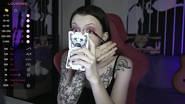 Snapshot of prettybones chatting on December 29, 2024, 6:45 am prettybones online show from December 29, 2024, 6:45 am